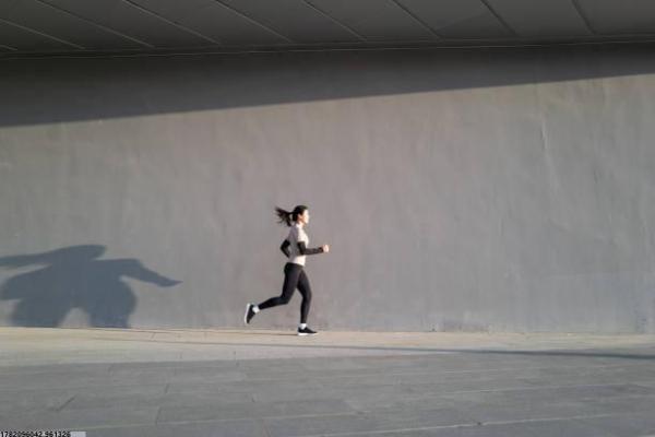 中考体育考前冲刺培训：如何快速提高成绩？(图1)